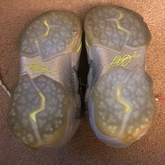 Sneakers - Picture 3 of 3